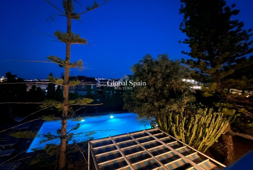 Revente - VILLA -
LOS BALCONES - LOS ALTOS - Costa Blanca