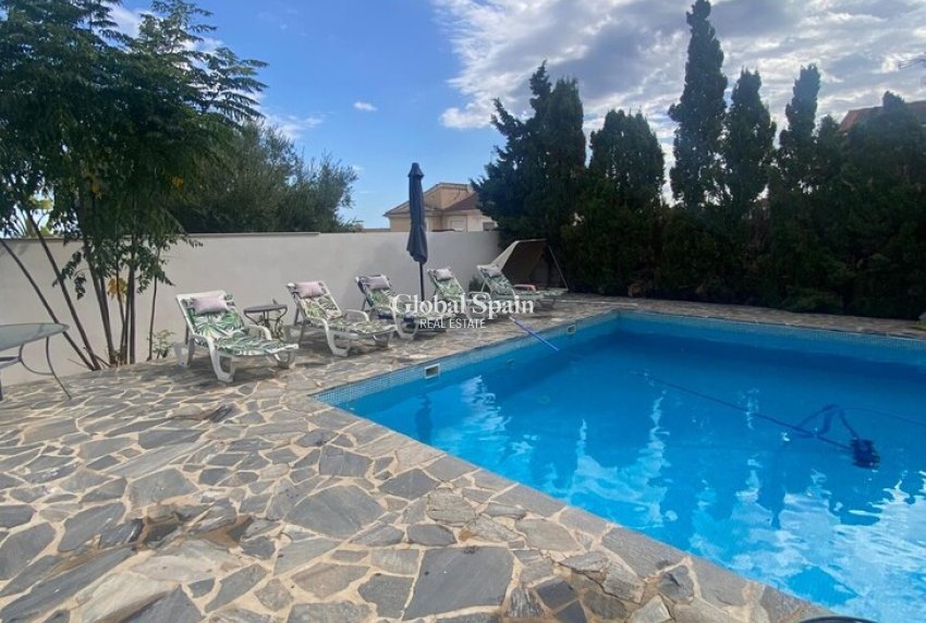 Revente - VILLA -
LOS BALCONES - LOS ALTOS - Costa Blanca