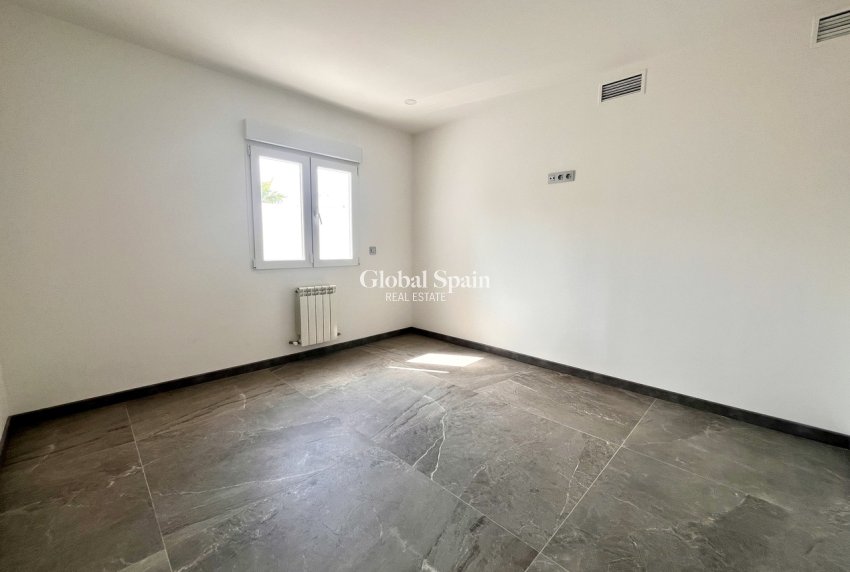 Revente - VILLA -
LOS BALCONES - LOS ALTOS - Costa Blanca