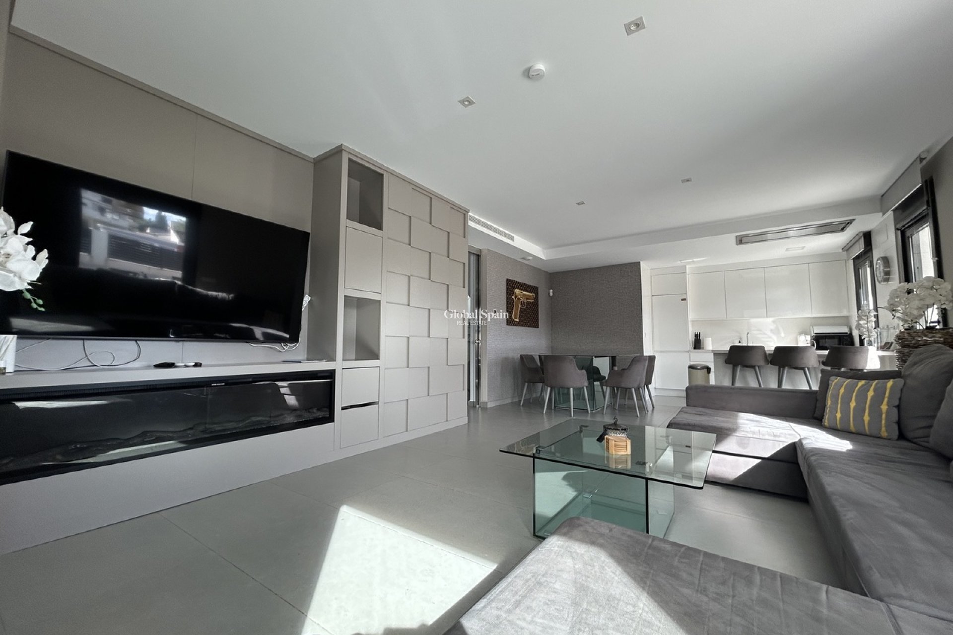 Revente - VILLA -
LOS BALCONES - LOS ALTOS - Costa Blanca