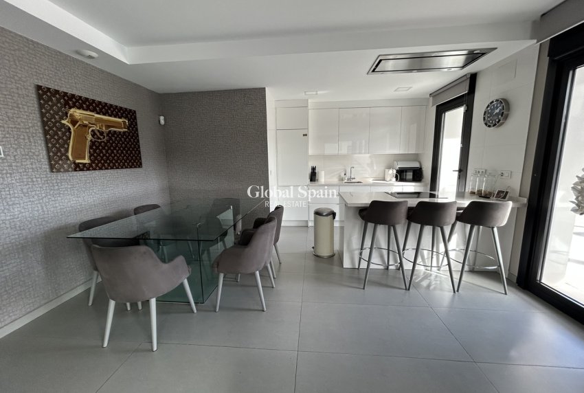 Revente - VILLA -
LOS BALCONES - LOS ALTOS - Costa Blanca