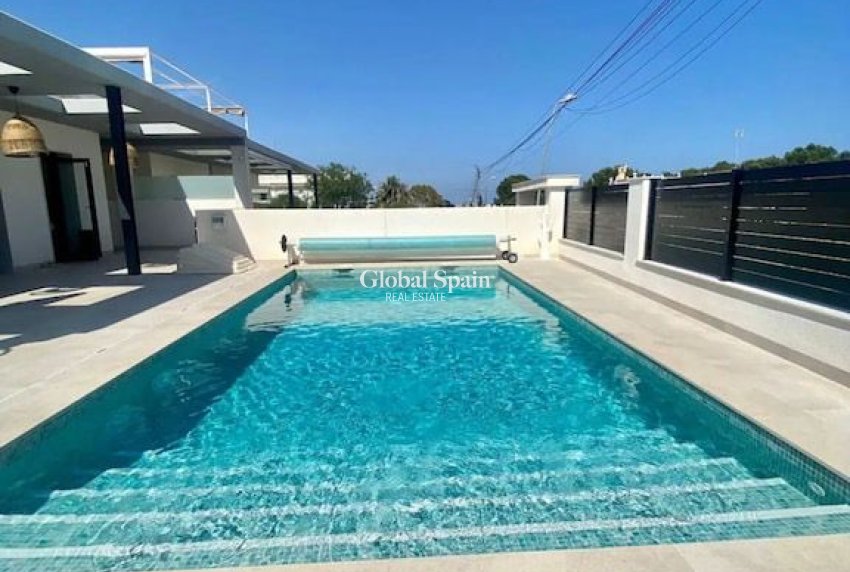 Revente - VILLA -
LOS BALCONES - LOS ALTOS - Costa Blanca