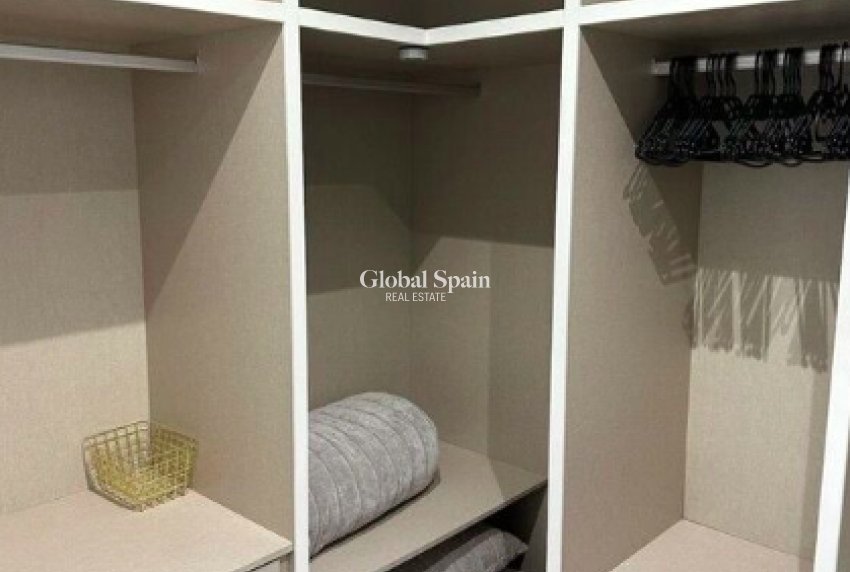 Revente - VILLA -
LOS BALCONES - LOS ALTOS - Costa Blanca