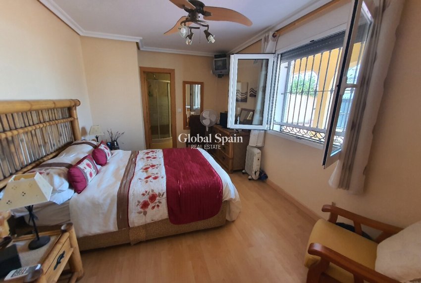Revente - VILLA -
LOS BALCONES - LOS ALTOS - Costa Blanca