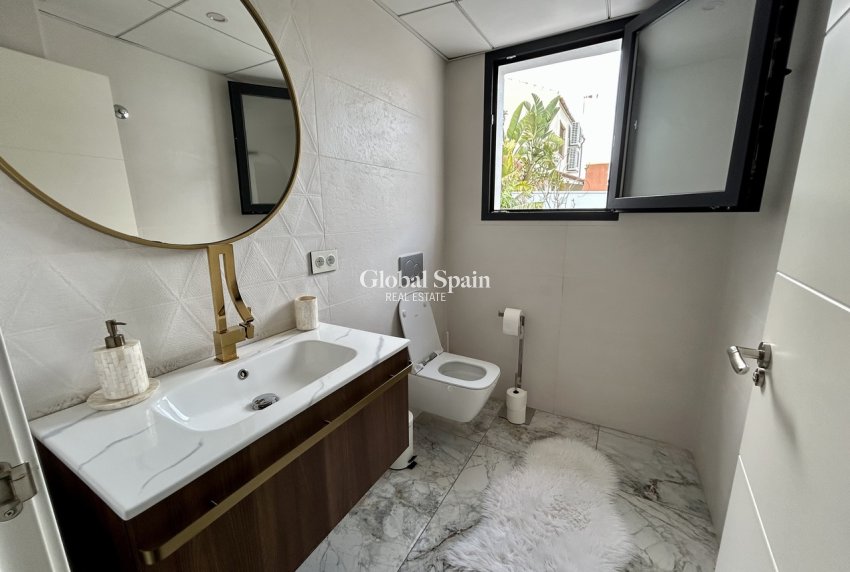 Revente - VILLA -
LOS BALCONES - LOS ALTOS - Costa Blanca