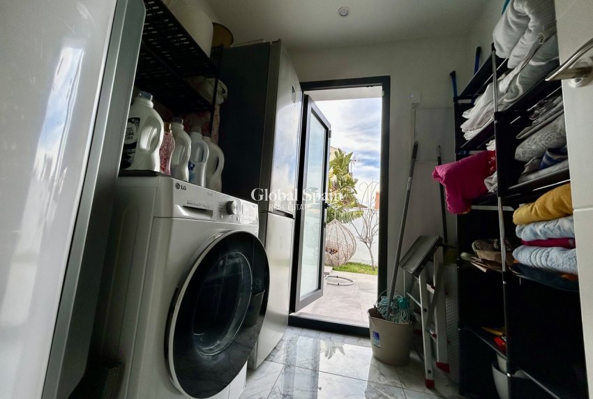 Revente - VILLA -
LOS BALCONES - LOS ALTOS - Costa Blanca