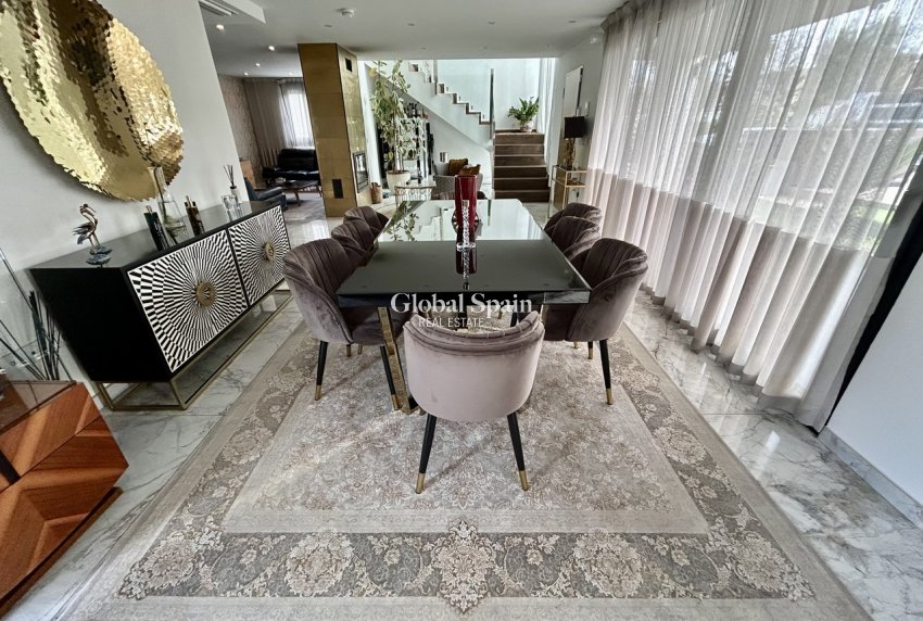 Revente - VILLA -
LOS BALCONES - LOS ALTOS - Costa Blanca