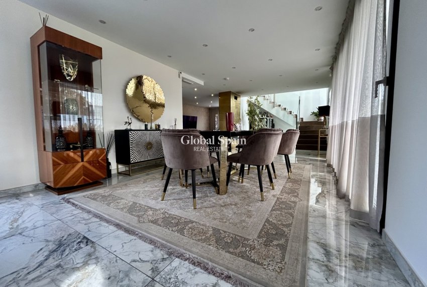 Revente - VILLA -
LOS BALCONES - LOS ALTOS - Costa Blanca