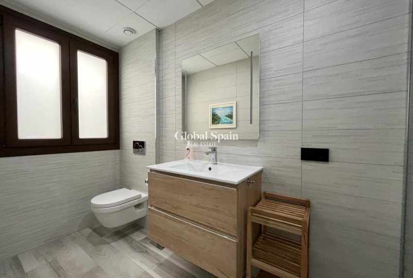 Revente - VILLA -
LOS BALCONES - LOS ALTOS - Costa Blanca