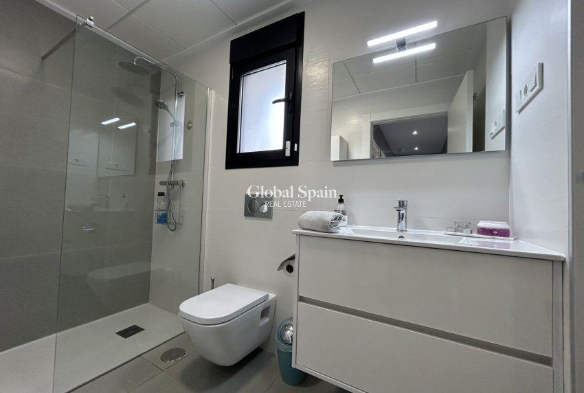 Revente - VILLA -
LOS BALCONES - LOS ALTOS - Costa Blanca