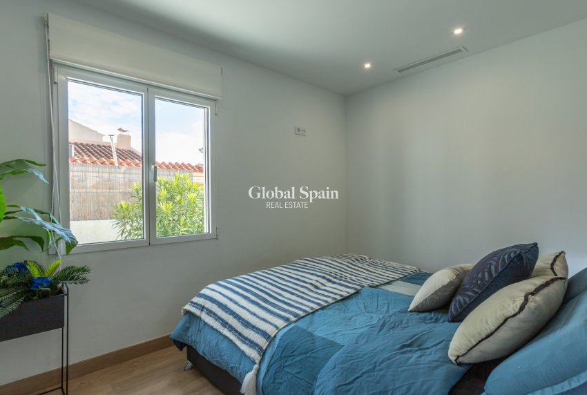 Revente - VILLA -
LOS BALCONES - LOS ALTOS - Costa Blanca