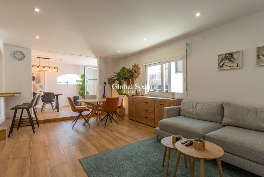 Revente - VILLA -
LOS BALCONES - LOS ALTOS - Costa Blanca