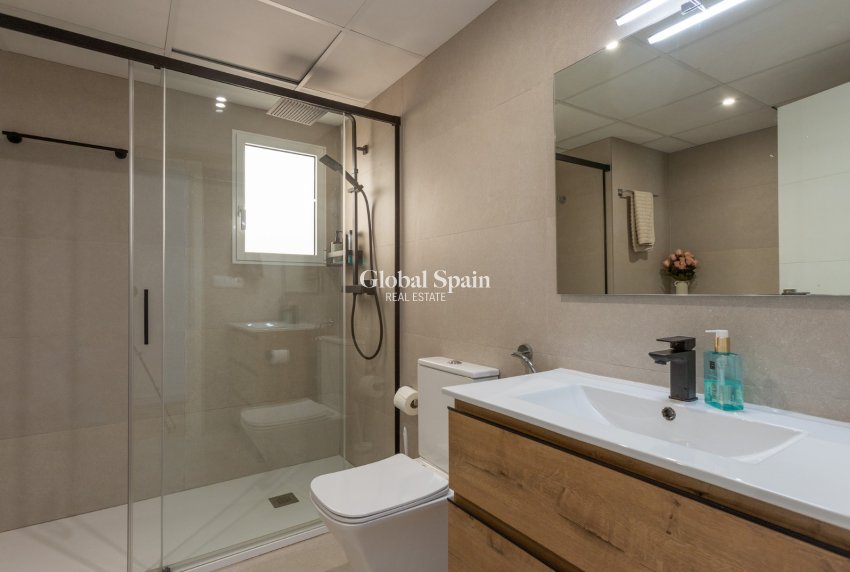 Revente - VILLA -
LOS BALCONES - LOS ALTOS - Costa Blanca