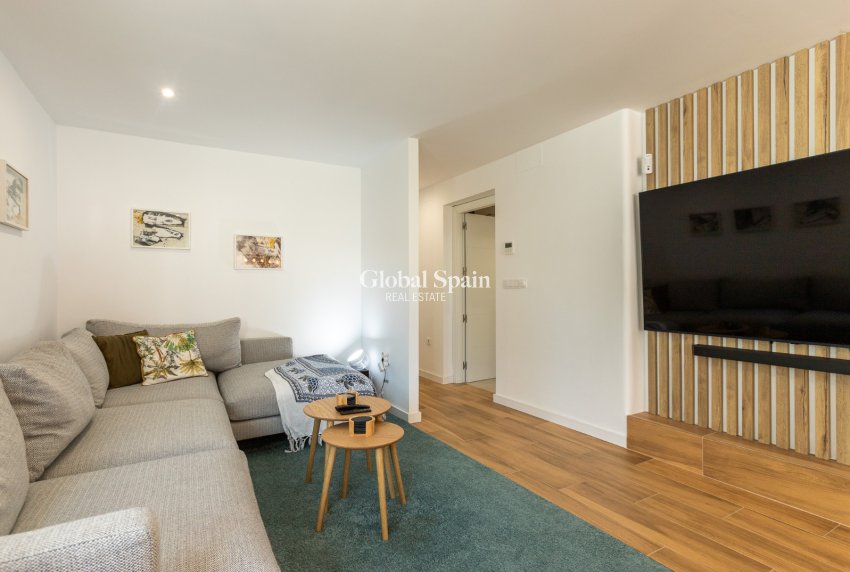 Revente - VILLA -
LOS BALCONES - LOS ALTOS - Costa Blanca