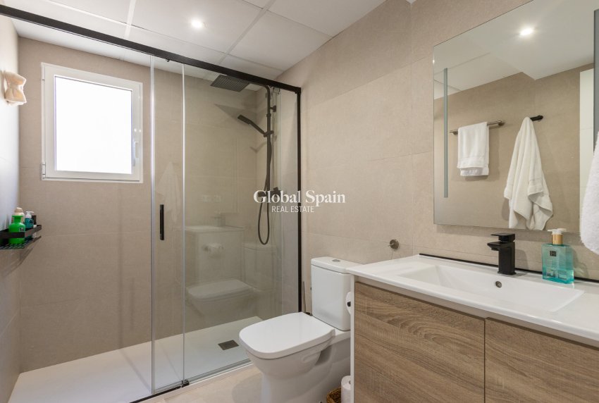 Revente - VILLA -
LOS BALCONES - LOS ALTOS - Costa Blanca