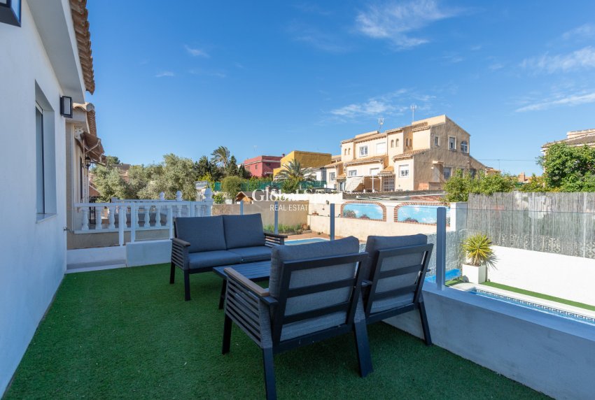 Revente - VILLA -
LOS BALCONES - LOS ALTOS - Costa Blanca