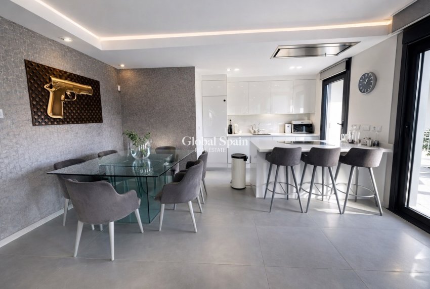 Revente - VILLA -
LOS BALCONES - LOS ALTOS - Costa Blanca
