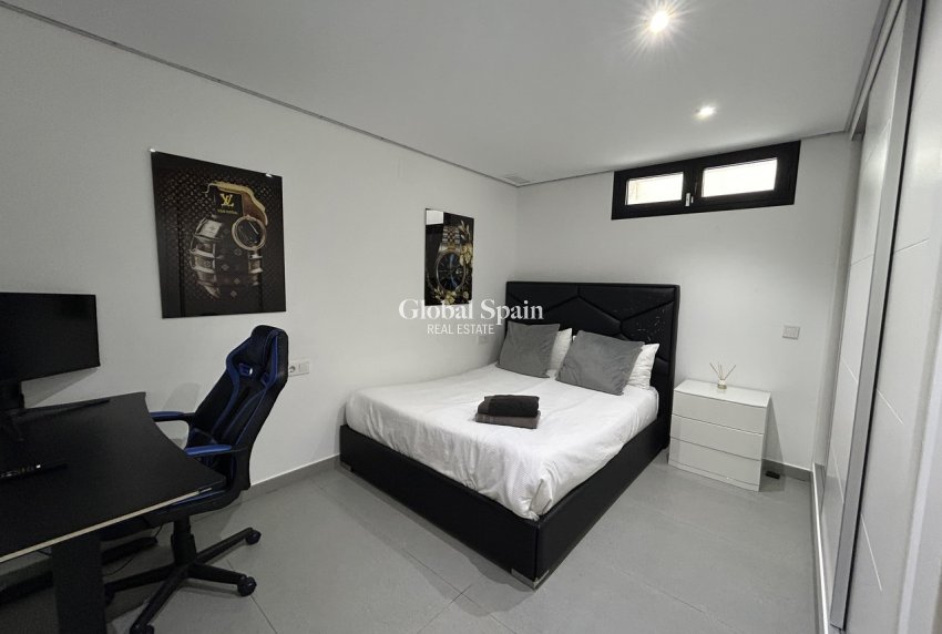 Revente - VILLA -
LOS BALCONES - LOS ALTOS - Costa Blanca