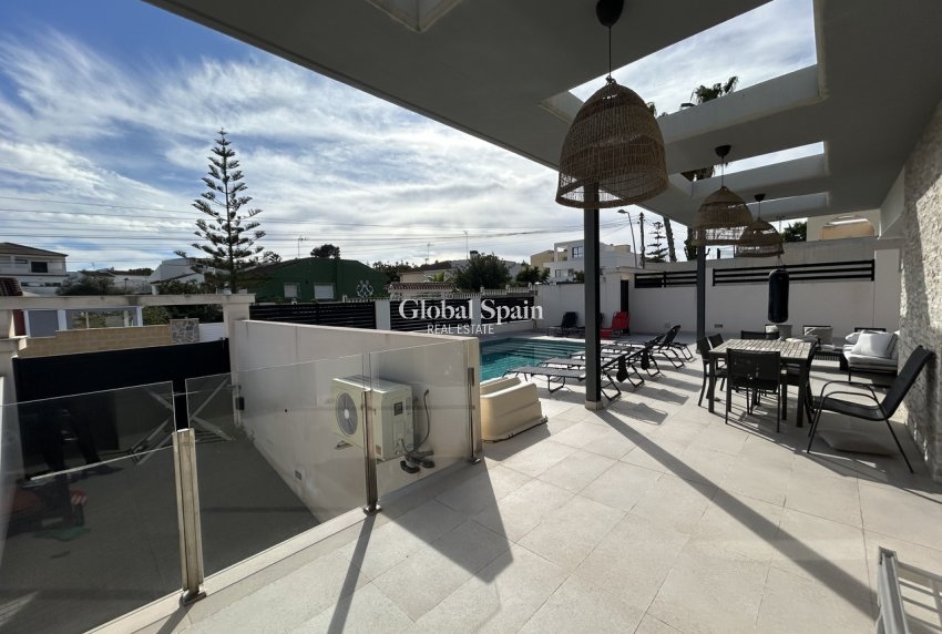 Revente - VILLA -
LOS BALCONES - LOS ALTOS - Costa Blanca