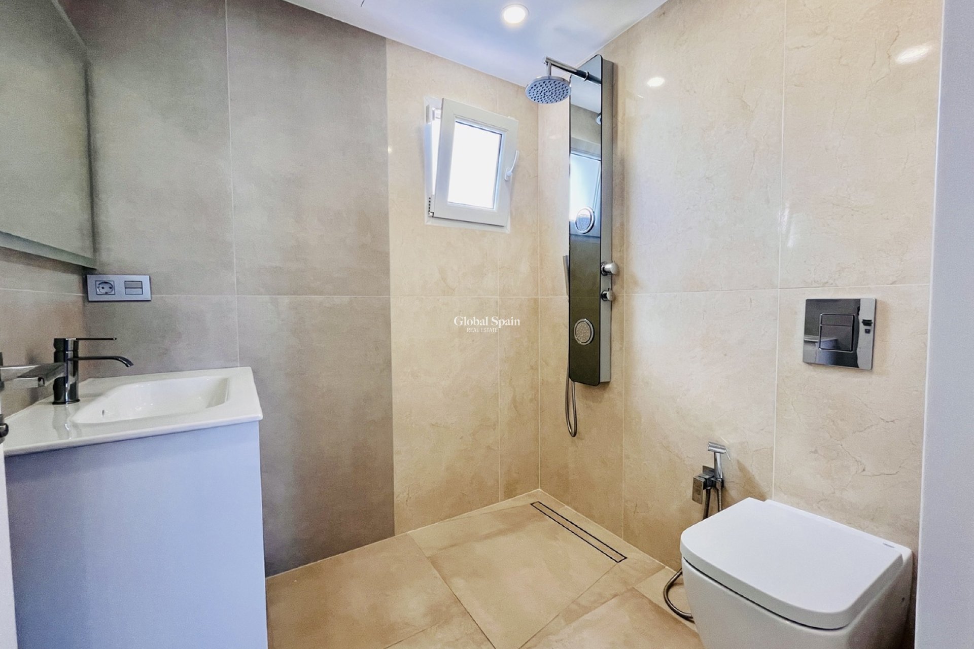 Revente - VILLA -
LOS BALCONES - LOS ALTOS - Costa Blanca