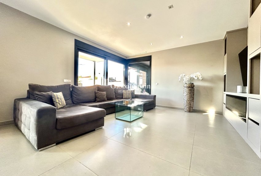Revente - VILLA -
LOS BALCONES - LOS ALTOS - Costa Blanca