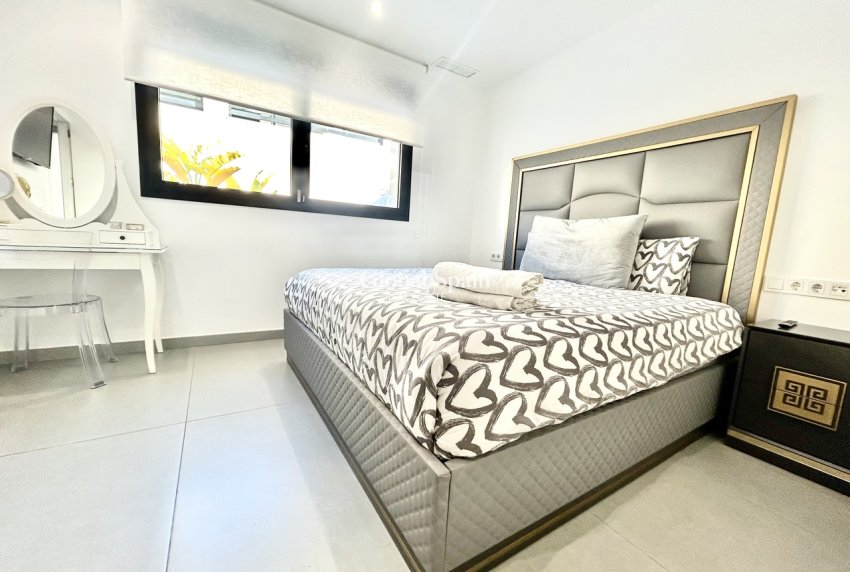 Revente - VILLA -
LOS BALCONES - LOS ALTOS - Costa Blanca