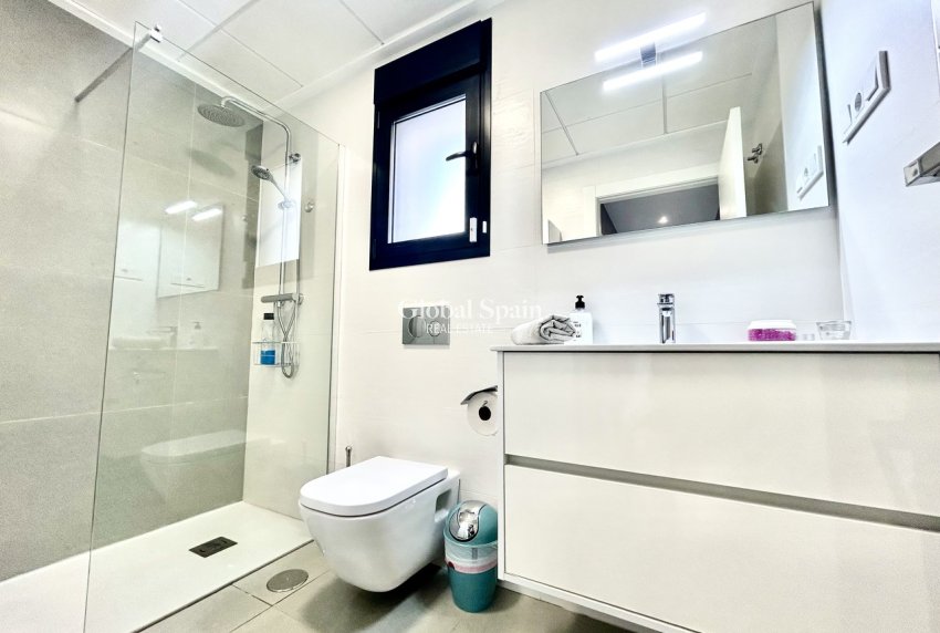 Revente - VILLA -
LOS BALCONES - LOS ALTOS - Costa Blanca