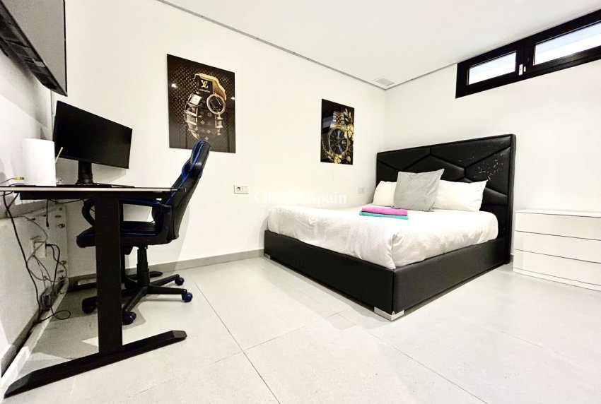 Revente - VILLA -
LOS BALCONES - LOS ALTOS - Costa Blanca