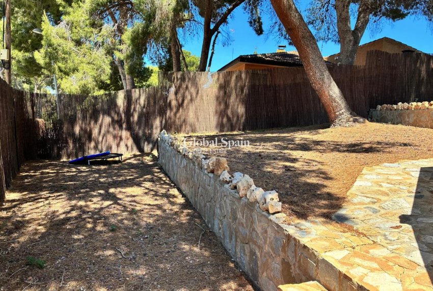 Revente - VILLA -
LOS BALCONES - LOS ALTOS - Costa Blanca