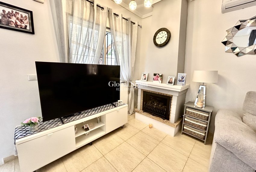 Revente - VILLA -
LOS BALCONES - LOS ALTOS - Costa Blanca