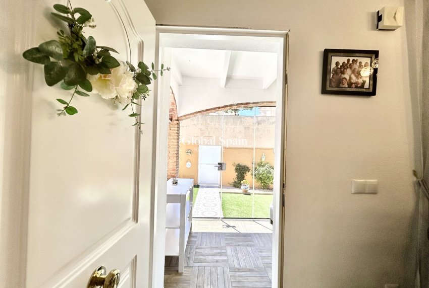 Revente - VILLA -
LOS BALCONES - LOS ALTOS - Costa Blanca