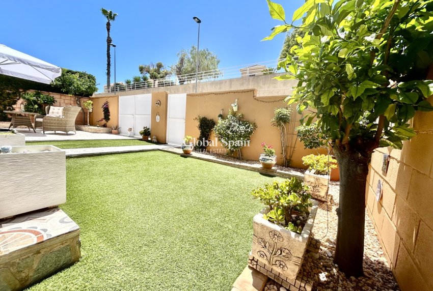 Revente - VILLA -
LOS BALCONES - LOS ALTOS - Costa Blanca