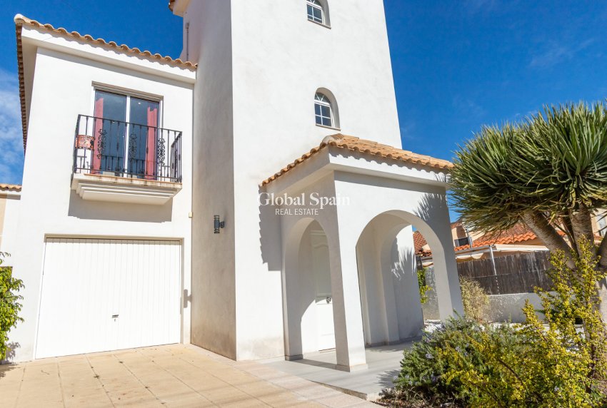 Revente - VILLA -
LOS BALCONES - LOS ALTOS - Costa Blanca