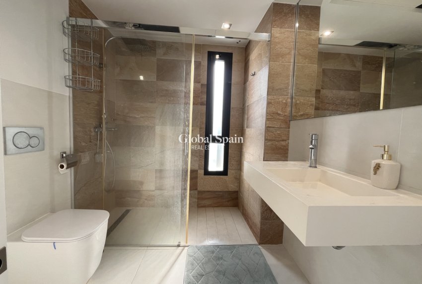 Revente - VILLA -
LOS DOLSES - Inland