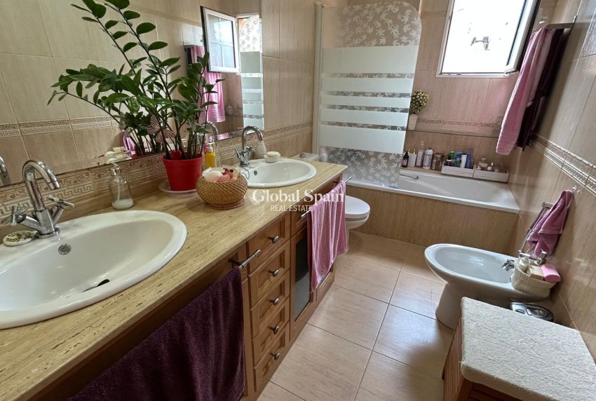 Revente - VILLA -
LOS MONTESINOS - Costa Blanca