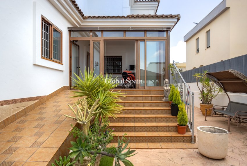 Revente - VILLA -
LOS MONTESINOS - Costa Blanca