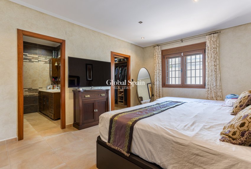 Revente - VILLA -
LOS MONTESINOS - Costa Blanca