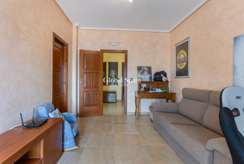 Revente - VILLA -
LOS MONTESINOS - Costa Blanca