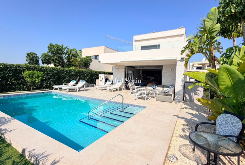 Revente - VILLA -
LOS MONTESINOS - Costa Blanca