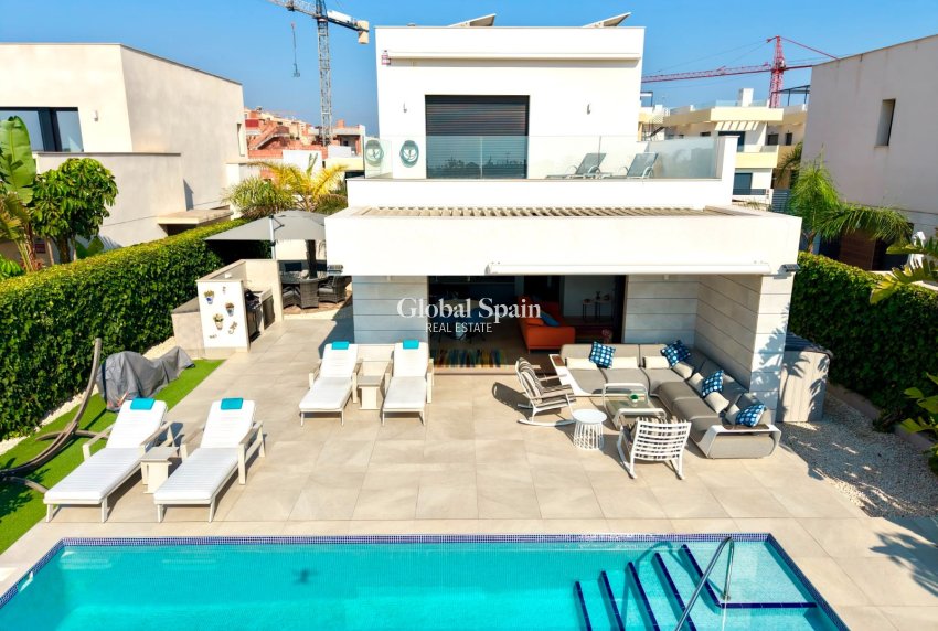 Revente - VILLA -
LOS MONTESINOS - Costa Blanca