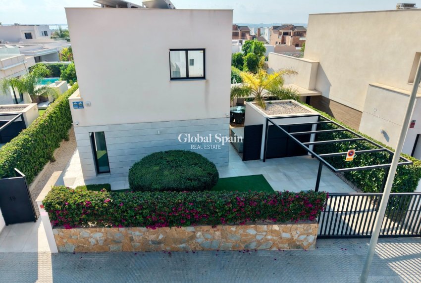 Revente - VILLA -
LOS MONTESINOS - Costa Blanca