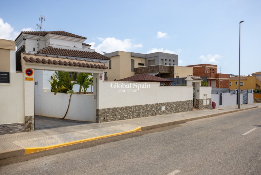 Revente - VILLA -
LOS MONTESINOS - Costa Blanca