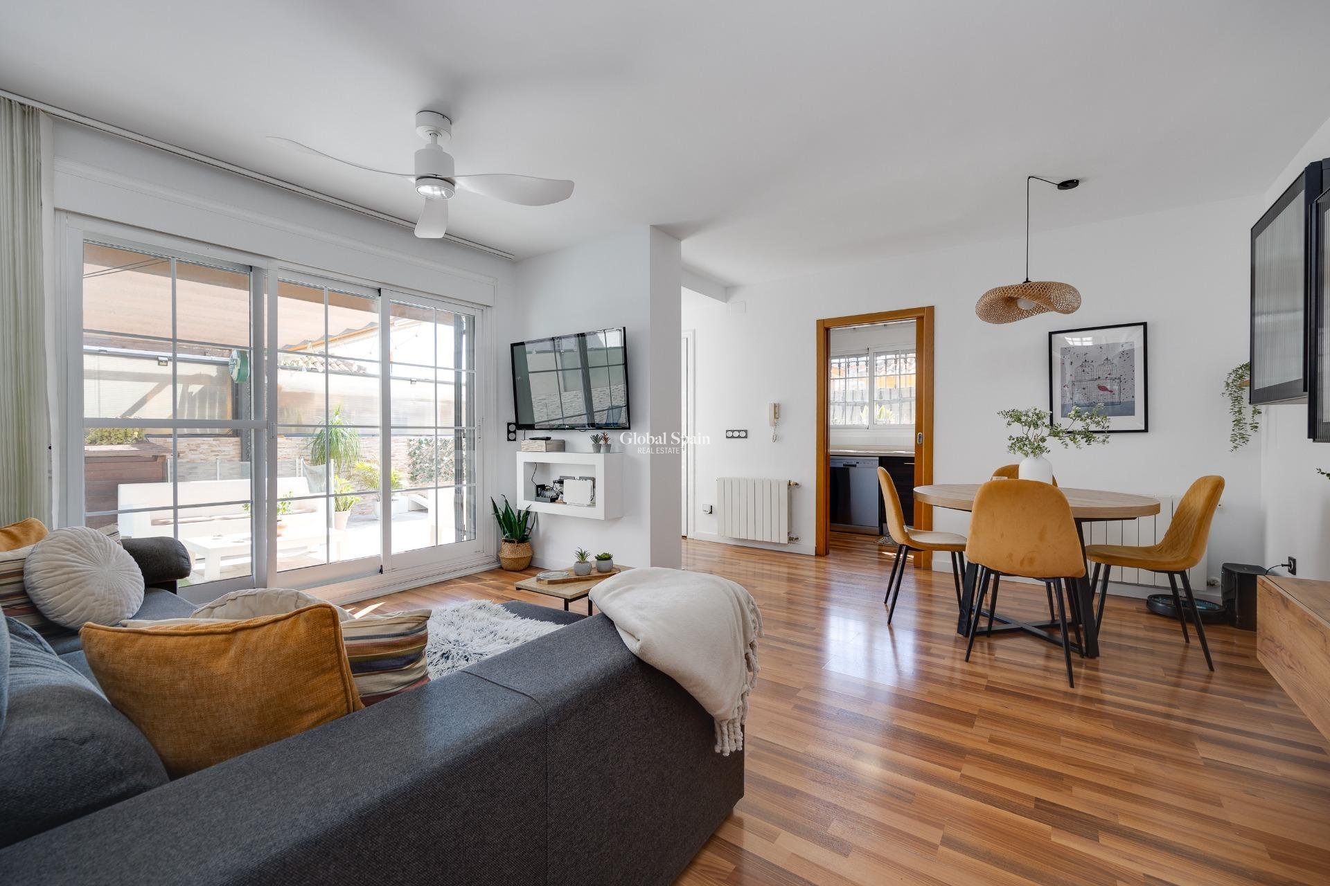 Revente - VILLA -
LOS MONTESINOS - La Herrada