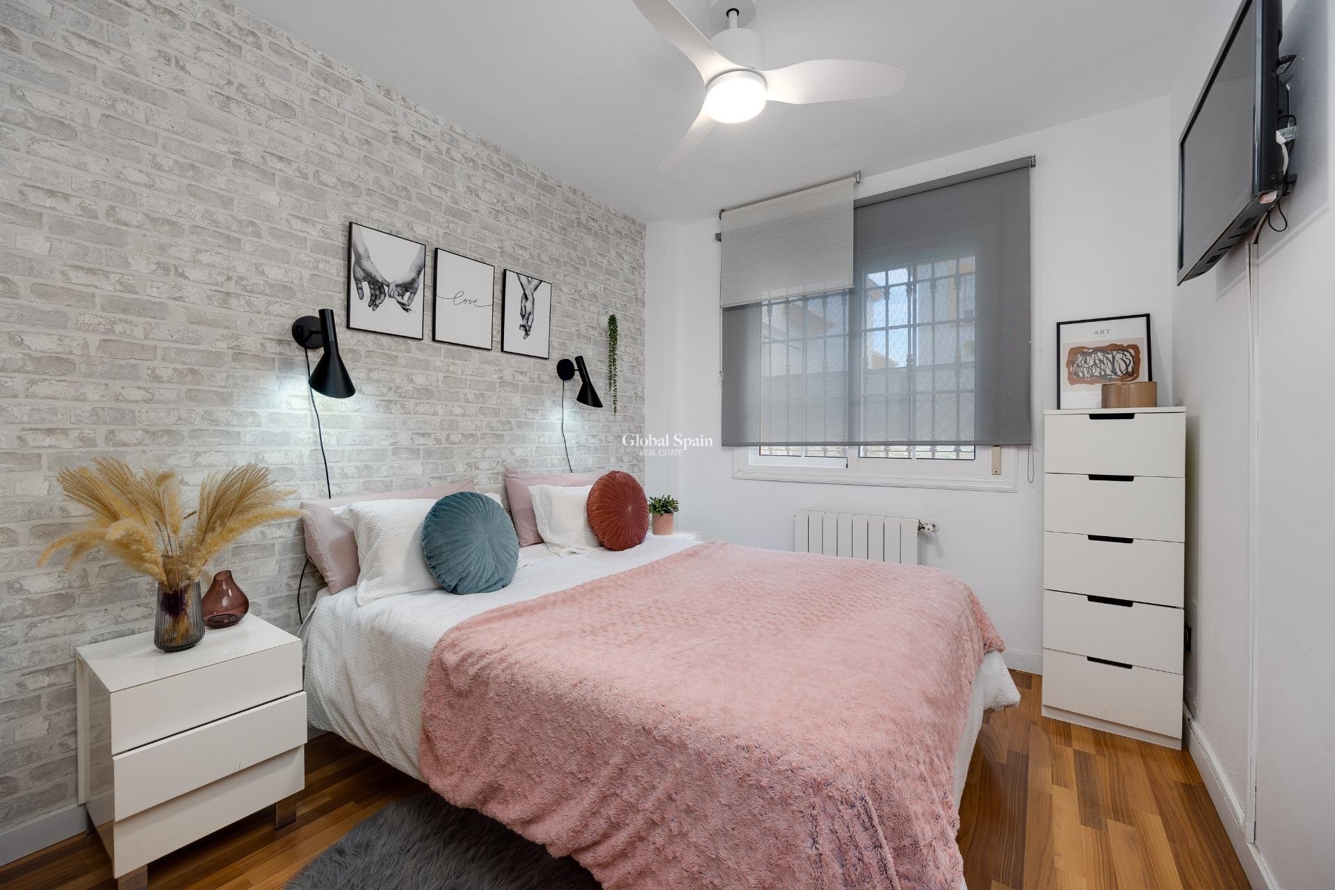 Revente - VILLA -
LOS MONTESINOS - La Herrada