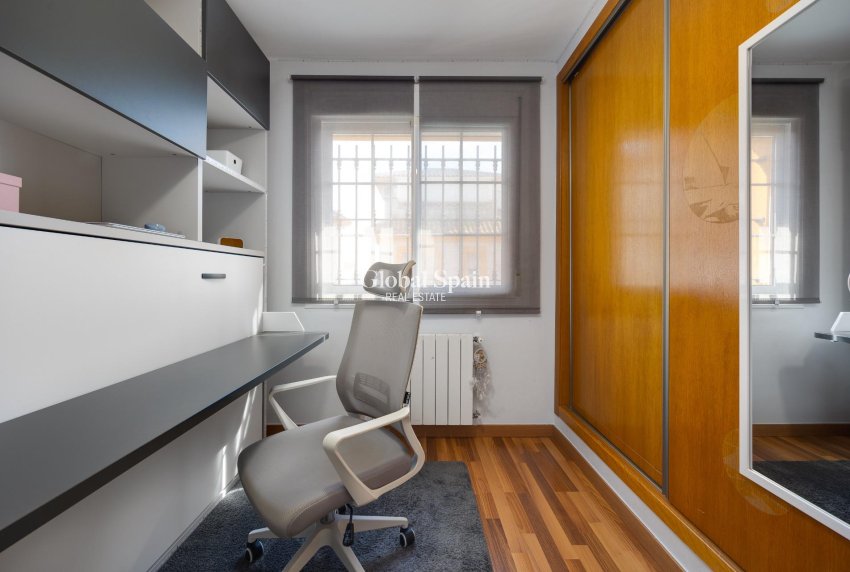 Revente - VILLA -
LOS MONTESINOS - La Herrada