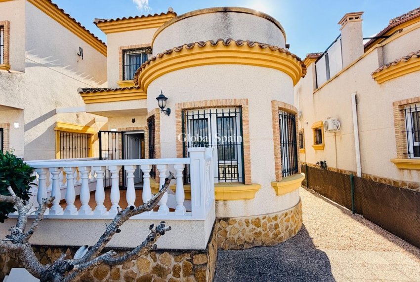 Revente - VILLA -
LOS MONTESINOS - La Herrada