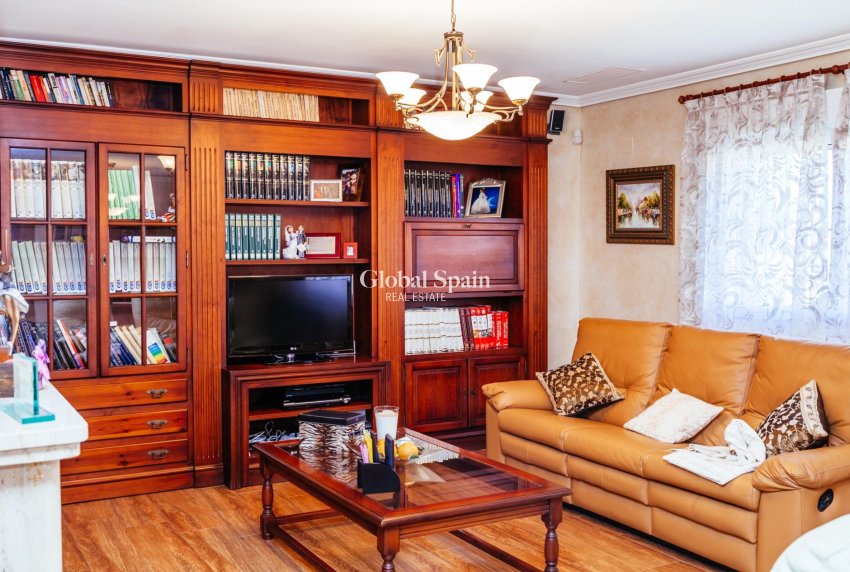 Revente - VILLA -
LOS MONTESINOS - Montesinos  Los