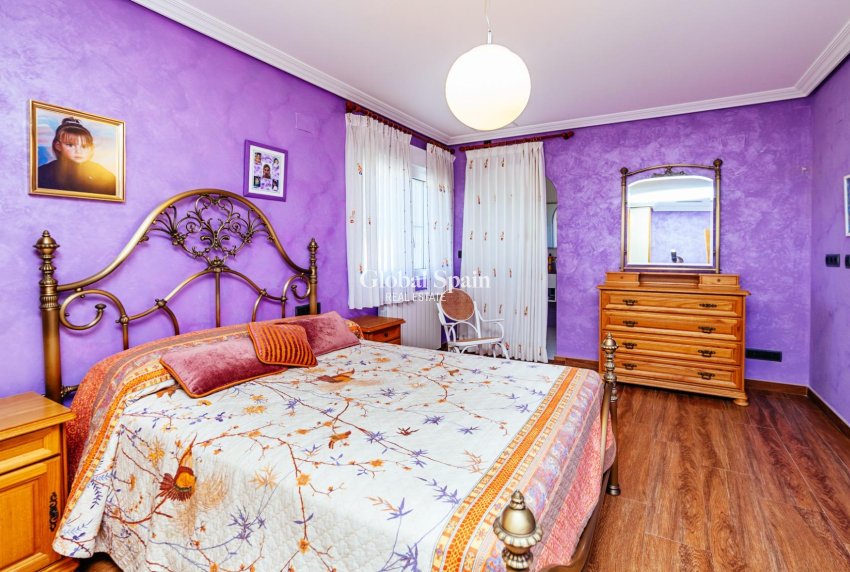 Revente - VILLA -
LOS MONTESINOS - Montesinos  Los