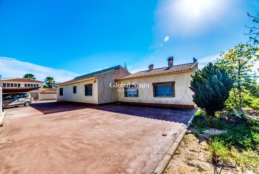 Revente - VILLA -
LOS MONTESINOS - Montesinos  Los