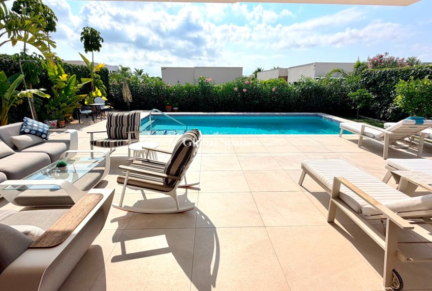 Revente - VILLA -
LOS MONTESINOS